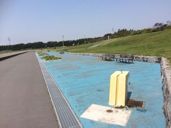 (30)海浜公園のベンチや手洗い・水飲み場.jpg